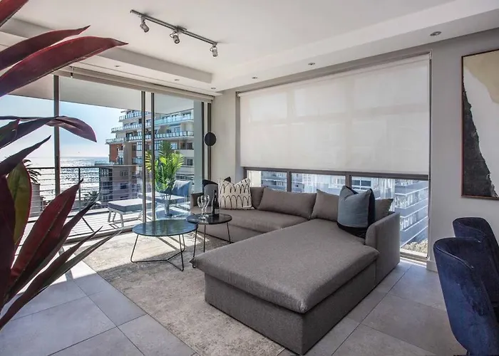 Sea Views 3 Bed - The Fairmont - Sea Point Bantrybay