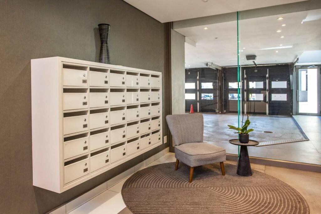Apartment Sea Views 3 Bed - The Fairmont - Sea Point Bantrybay Cape Town