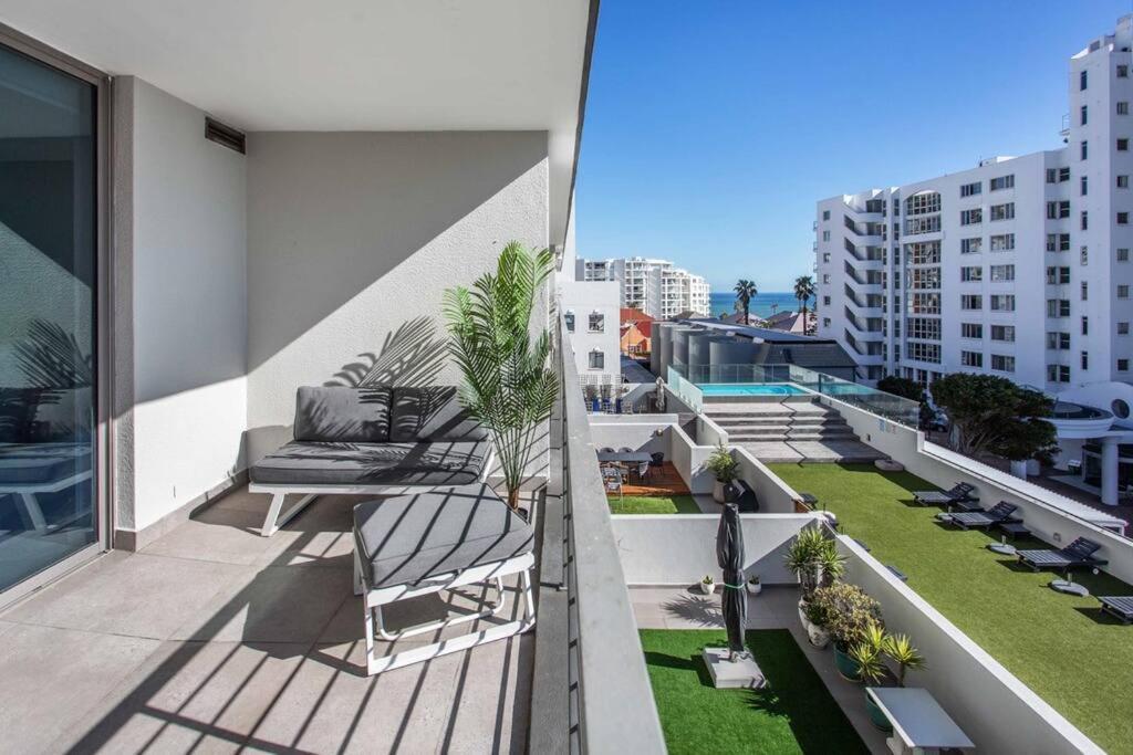 Apartment Sea Views 3 Bed - The Fairmont - Sea Point Bantrybay