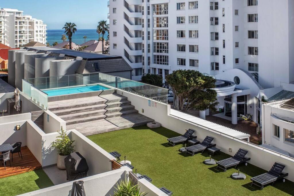 Sea Views 3 Bed - The Fairmont - Sea Point Bantrybay