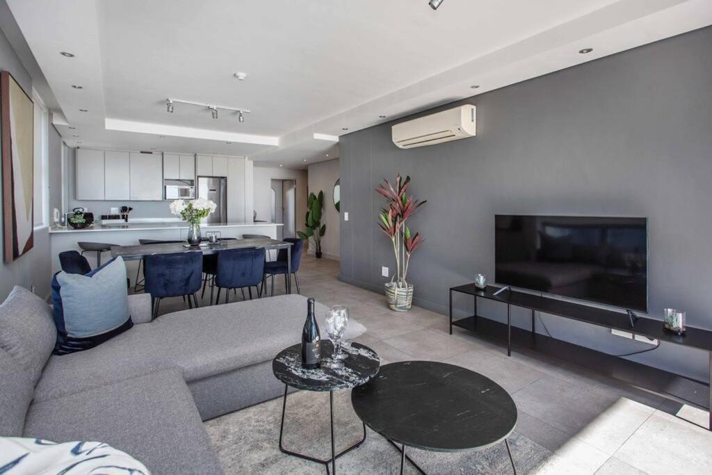 Apartment Sea Views 3 Bed - The Fairmont - Sea Point Bantrybay *