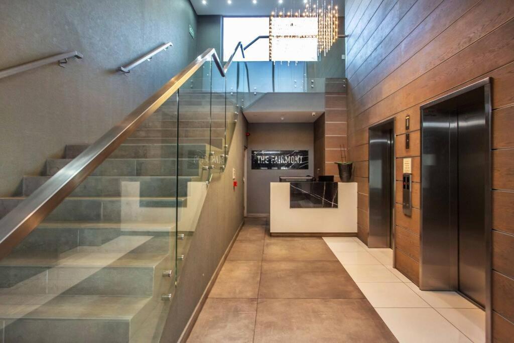 Apartment Sea Views 3 Bed - The Fairmont - Sea Point Bantrybay Cape Town