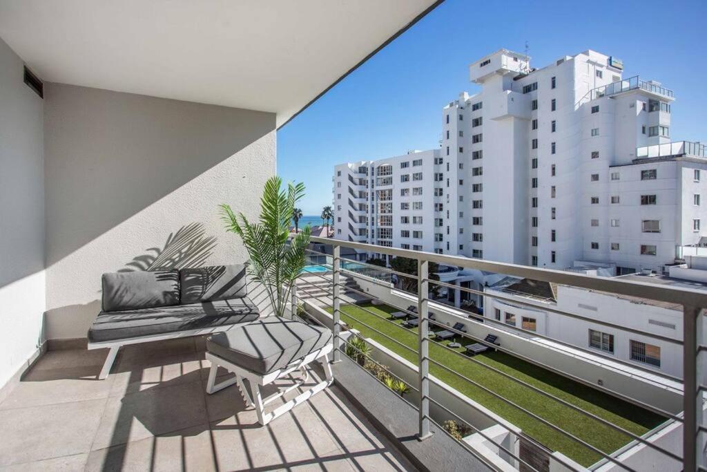 Apartment Sea Views 3 Bed - The Fairmont - Sea Point Bantrybay *