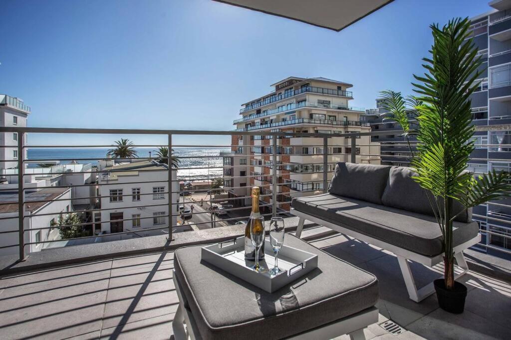 Apartment Sea Views 3 Bed - The Fairmont - Sea Point Bantrybay Cape Town