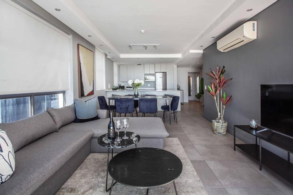 Apartment Sea Views 3 Bed - The Fairmont - Sea Point Bantrybay