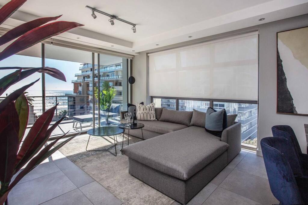 Sea Views 3 Bed - The Fairmont - Sea Point Bantrybay Apartment *