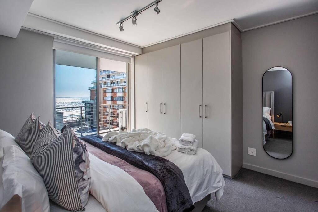 Apartment Sea Views 3 Bed - The Fairmont - Sea Point Bantrybay *