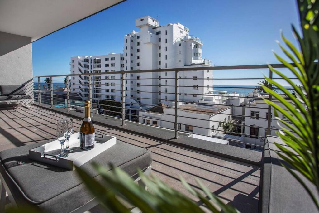 Sea Views 3 Bed - The Fairmont - Sea Point Bantrybay Apartment *